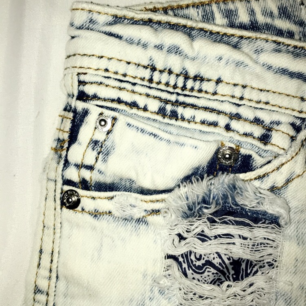White washed vintage shorts - Picture 3 of 4